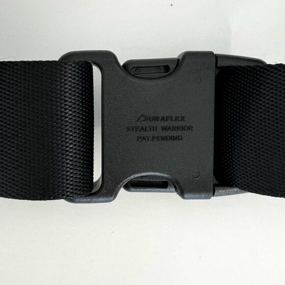 Lululemon Clean Lines Nylon Belt Bag 2L in White Opal - Picture 11 of 12